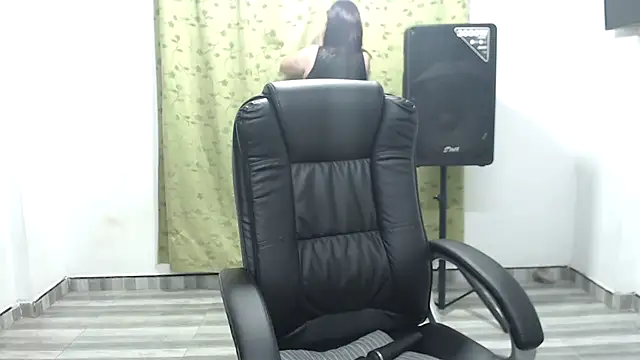 LAURA CRAIZY online show from March 2026 03:17:01 AM