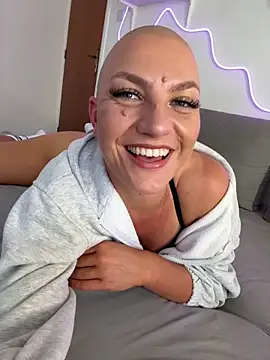 PaulinaSchubert1 online show from April 2026 01:41:01 PM