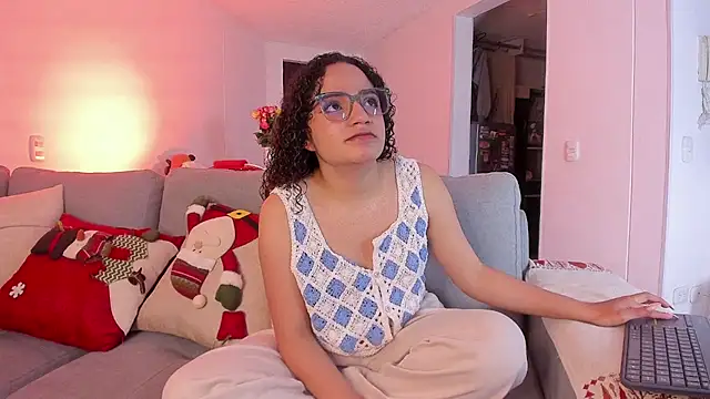 DAHLIA BROWNIE online show from December 2024 03:15:01 AM