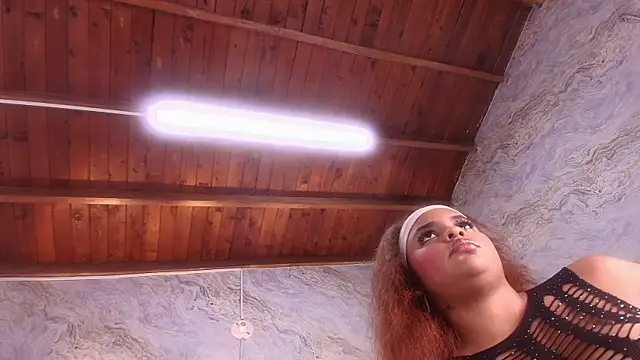 jones maddy  online show from November 2025 11:54:01 AM