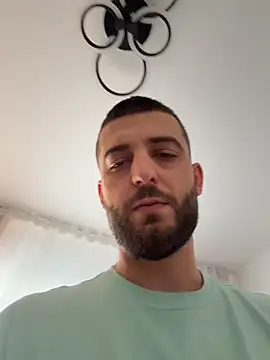 ElChapoGuzman95 online show from February 2026 10:43:01 AM