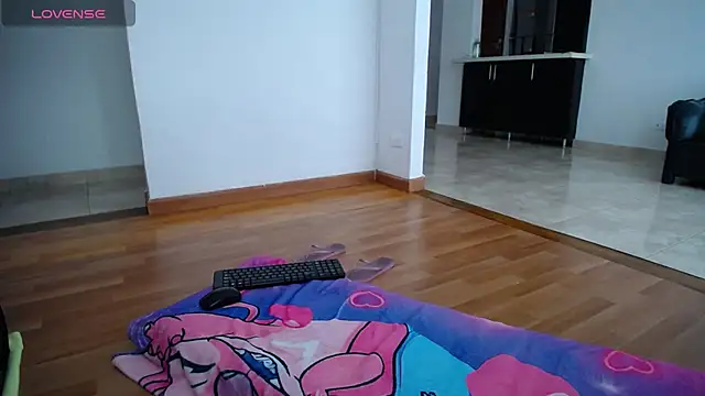 tiffany  pink online show from November 2025 04:05:01 PM