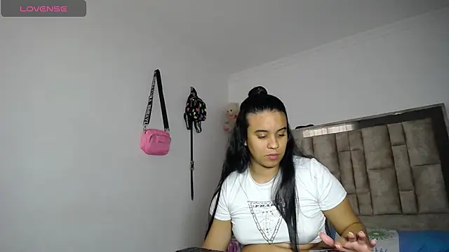 tiffany  pink online show from December 2025 08:47:01 PM