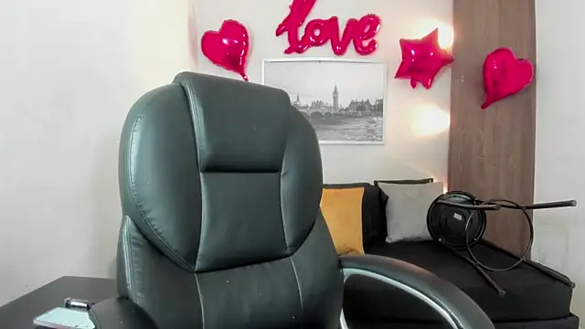 Cheryl JONES online show from March 2026 06:40:01 AM