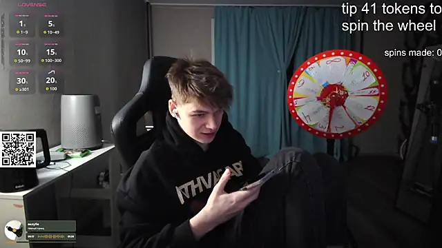 Snapshot of dantebigboi300 chatting on October 2025 12:58:01 PM dantebigboi300 online show from October 2025 12:58:01 PM