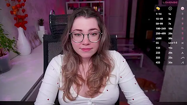 RemyCute online show from April 2026 06:43:02 PM