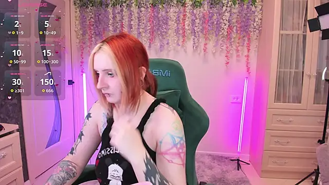 EmmyBunny online show from April 2026 02:43:01 PM