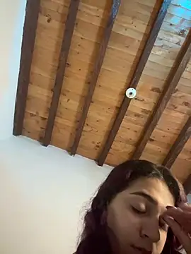 Alicia Ruiz online show from December 2024 01:39:01 PM