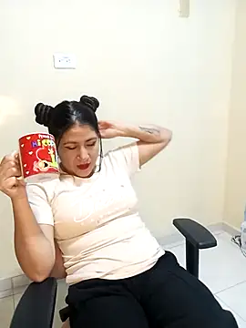 nammy  dirtyhott online show from November 2025 01:55:02 PM