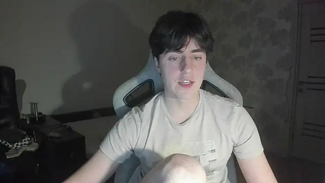 Knuckles17 online show from April 2026 06:19:02 PM