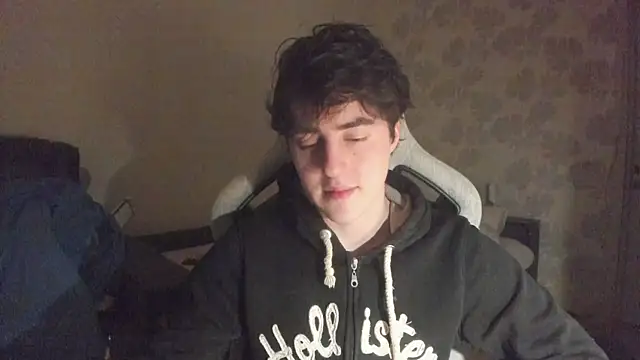 Knuckles17 online show from April 2026 06:06:01 PM