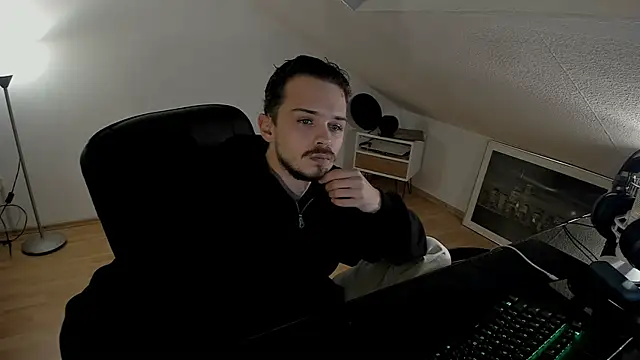 naked psy online show from October 2025 12:52:02 AM