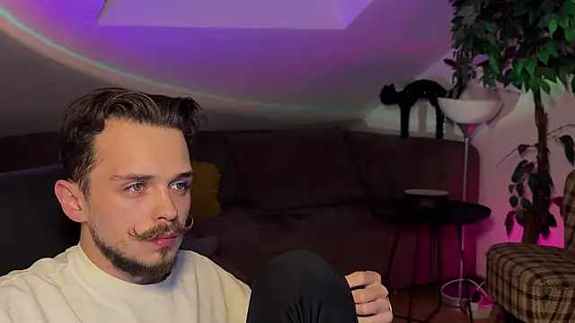 naked psy online show from March 2026 09:42:01 PM