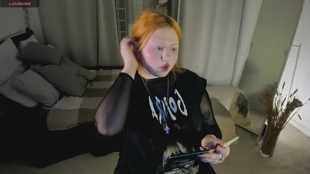 bitchofsun  online show from October 2025 04:52:02 PM