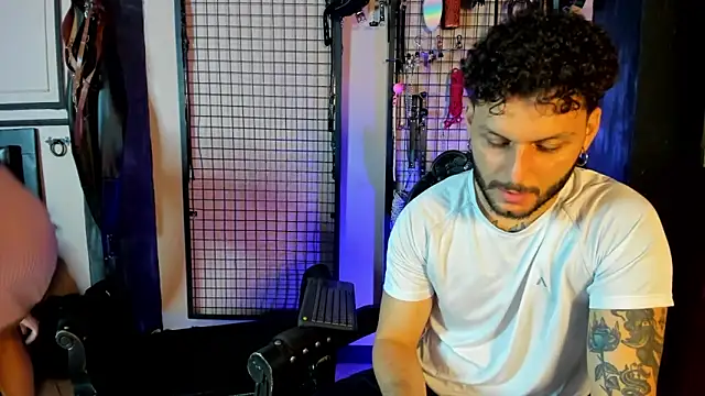 Twisted Fantasy online show from February 2026 04:32:01 AM