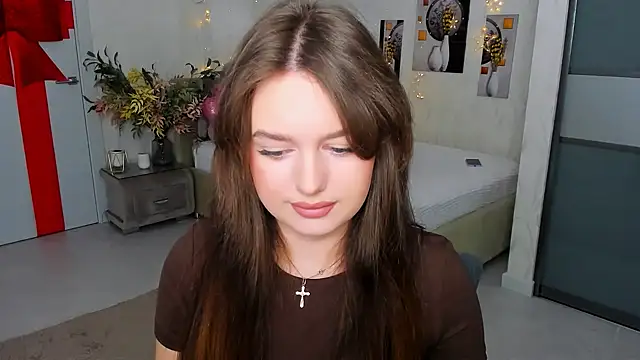 MiracleCurly online show from March 2025 04:15:01 PM