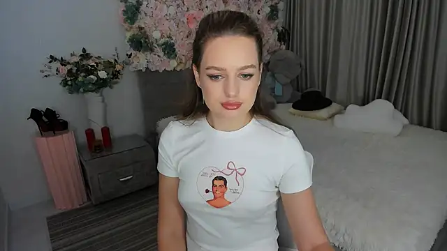 MiracleCurly online show from October 2025 07:22:02 PM