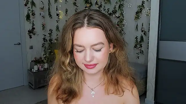 MiracleCurly online show from November 2025 04:20:02 PM