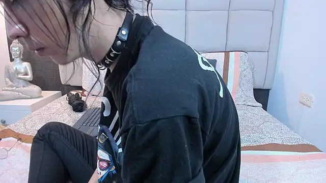 Hecatee 77 online show from February 2025 07:42:01 PM