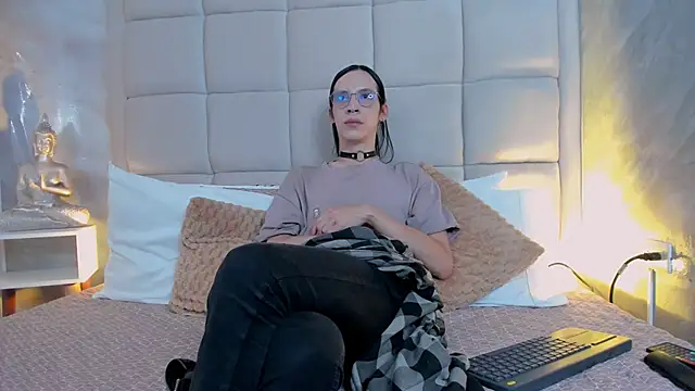 Hecatee 77 online show from September 2025 08:23:01 PM