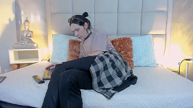 Hecatee 77 online show from December 2025 07:55:01 PM