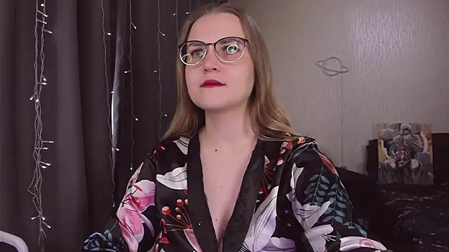 MissBrightShine online show from January 2026 10:20:01 AM