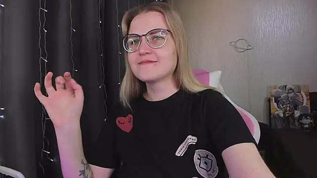 MissBrightShine online show from March 2026 10:37:01 AM