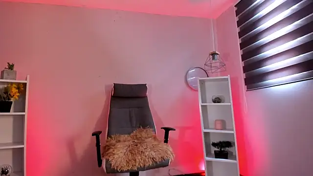 Snapshot of _aish_a_ chatting on November 2025 07:10:01 PM aish a online show from November 2025 07:10:01 PM