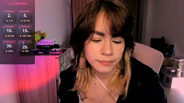 Snapshot of _selectrra chatting on February 2025 12:06:02 PM selectrra online show from February 2025 12:06:02 PM