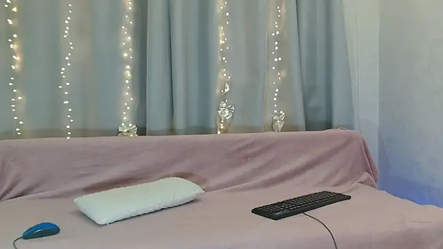 Imcarrieberry online show from February 2025 04:20:02 PM