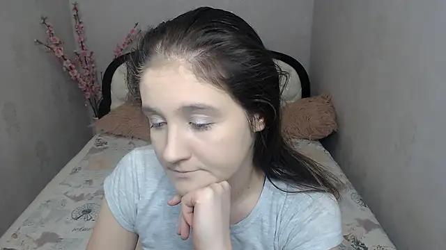 Holliy Cooper online show from February 2026 08:20:01 AM