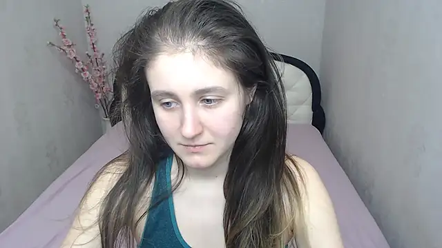 Holliy Cooper online show from March 2026 08:09:01 AM