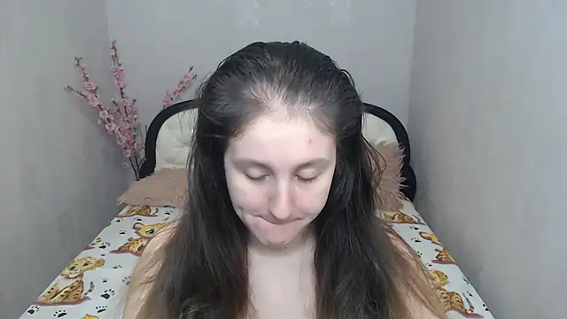 Holliy Cooper online show from March 2026 09:01:01 AM