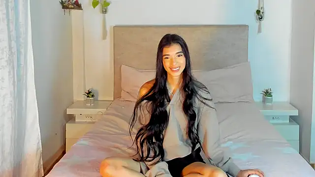 Snapshot of katt_pelaez chatting on February 2026 03:05:02 AM katt pelaez online show from February 2026 03:05:02 AM