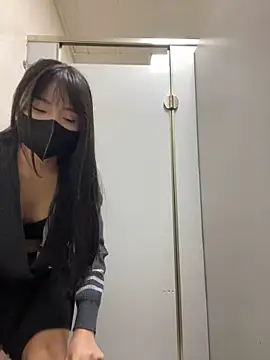 Snapshot of Asia-Lynn chatting on December 2024 02:15:01 PM Asia-Lynn online show from December 2024 02:15:01 PM