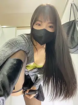 Snapshot of Asia-Lynn chatting on March 2025 01:51:01 PM Asia-Lynn online show from March 2025 01:51:01 PM