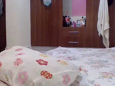 sweet-fancy online show from October 2025 07:16:01 PM