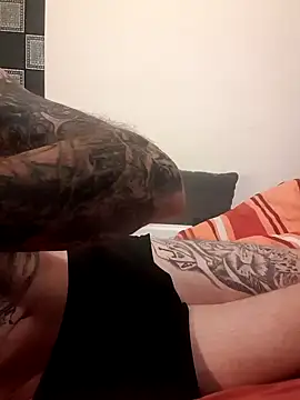 Snapshot of PIercingBoy38 chatting on January 2025 05:18:02 AM PIercingBoy38 online show from January 2025 05:18:02 AM