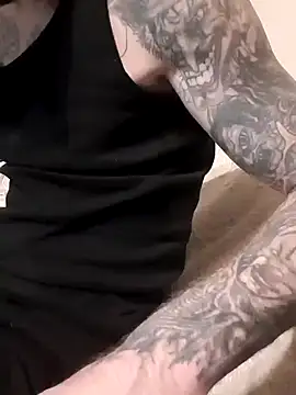 Snapshot of PIercingBoy38 chatting on February 2025 06:42:02 PM PIercingBoy38 online show from February 2025 06:42:02 PM