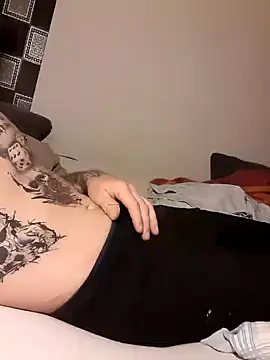 Snapshot of PIercingBoy38 chatting on February 2025 10:11:01 PM PIercingBoy38 online show from February 2025 10:11:01 PM