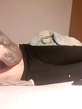 Snapshot of PIercingBoy38 chatting on February 2025 10:09:01 PM PIercingBoy38 online show from February 2025 10:09:01 PM