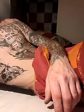 Snapshot of PIercingBoy38 chatting on February 2025 12:52:01 AM PIercingBoy38 online show from February 2025 12:52:01 AM