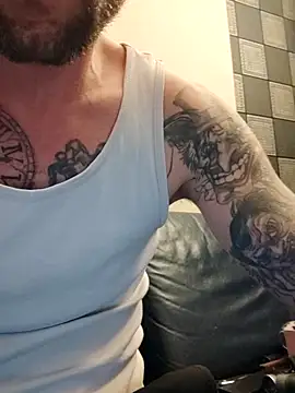 Snapshot of PIercingBoy38 chatting on October 2025 07:43:01 PM PIercingBoy38 online show from October 2025 07:43:01 PM