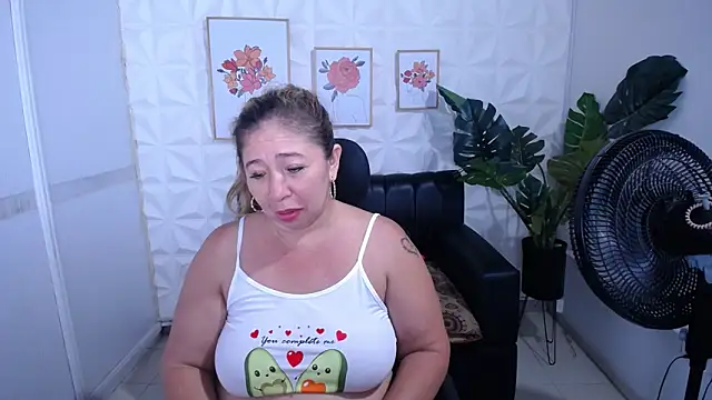 Valentinaa mature online show from March 2026 08:46:02 PM