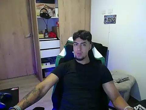 Snapshot of matias_bianco chatting on September 2025 10:32:02 PM matias bianco online show from September 2025 10:32:02 PM