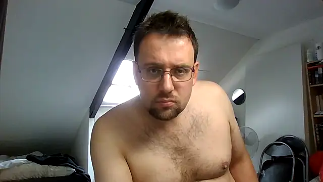 Snapshot of rdewaard81 chatting on October 2025 12:02:02 PM rdewaard81 online show from October 2025 12:02:02 PM