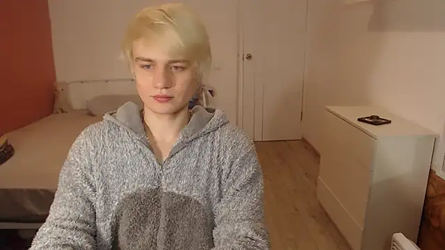 Snapshot of Oliver_sweet_ chatting on December 2025 01:57:01 AM Oliver sweet online show from December 2025 01:57:01 AM