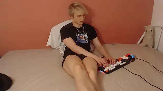 Oliver sweet  online show from April 2026 01:12:02 AM