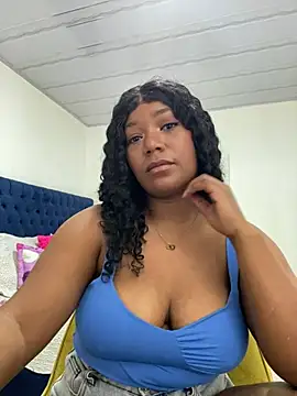 Snapshot of NanaRose77 chatting on May 2026 04:44:02 PM NanaRose77 online show from May 2026 04:44:02 PM