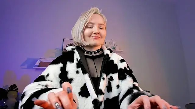 ReiYosimoto online show from December 2024 12:38:01 PM